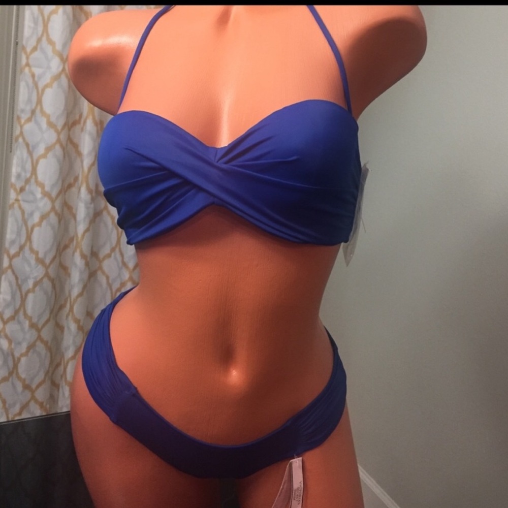 🎄Victoria’s Secret Knockout Bikini NWT🎄